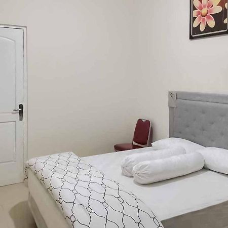Wisma Talenta Mitra Reddoorz Jakarta Kültér fotó
