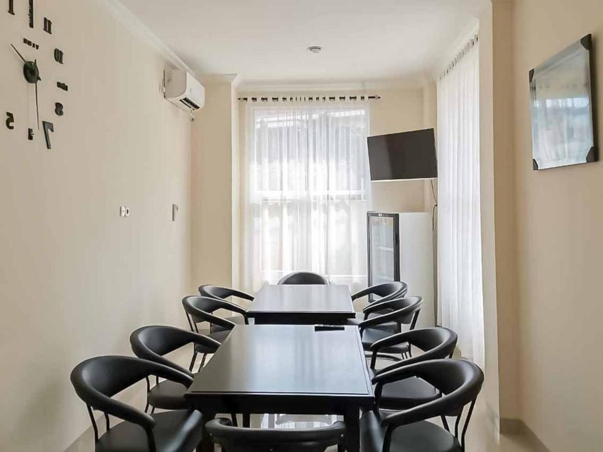 Wisma Talenta Mitra Reddoorz Jakarta Kültér fotó